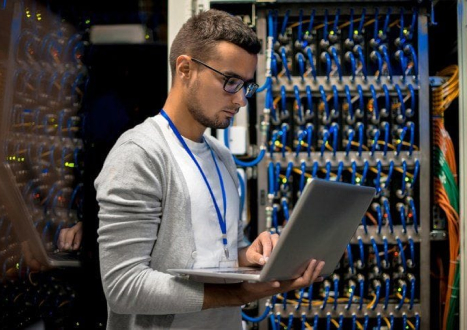 Implementing Data Engineering Solutions Using Microsoft Fabric Implementing Data Engineering Solutions Using Microsoft Fabric